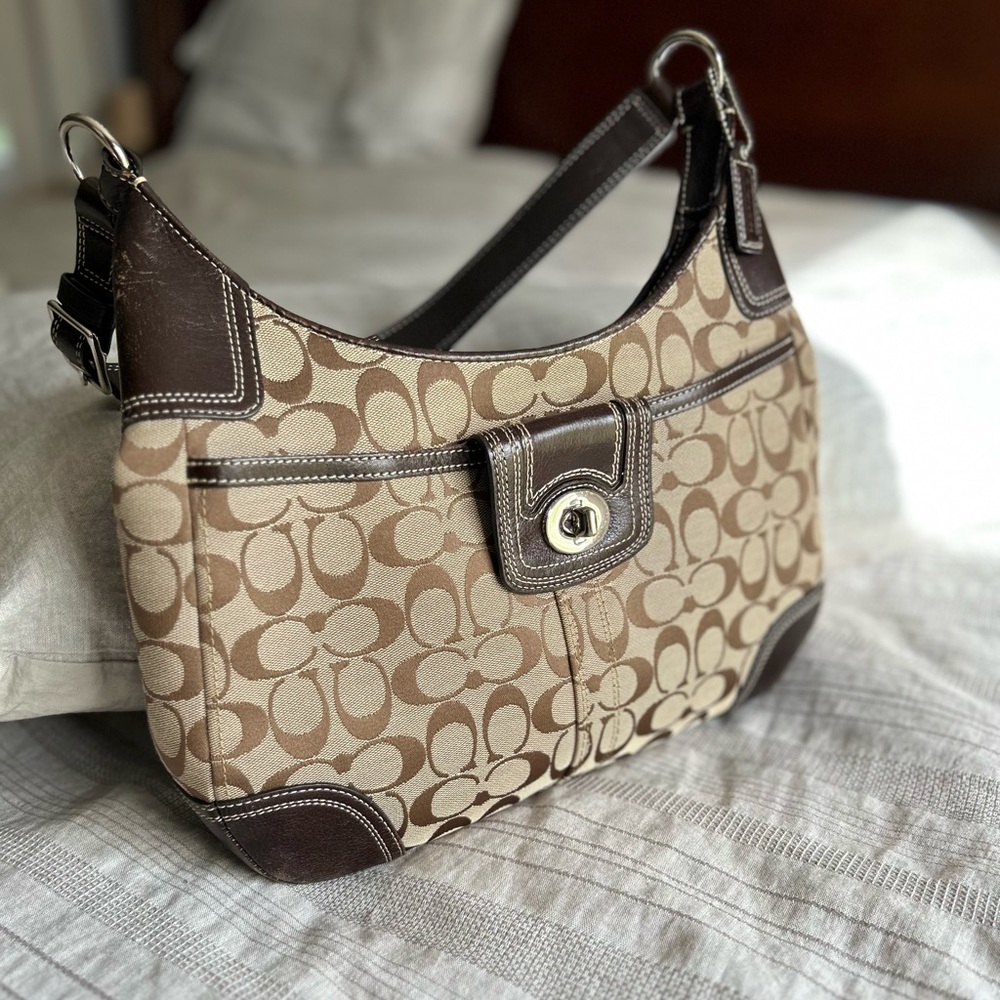COACH Shoulder Bag in Signature Jacquard and Brown Leather